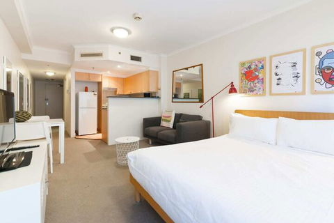 Amazing Studio With Pool In Central Sydney - Your Accommodation 7