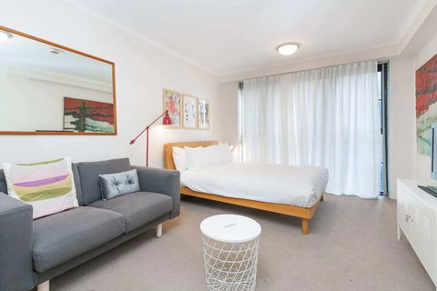Amazing Studio With Pool In Central Sydney - Your Accommodation 6