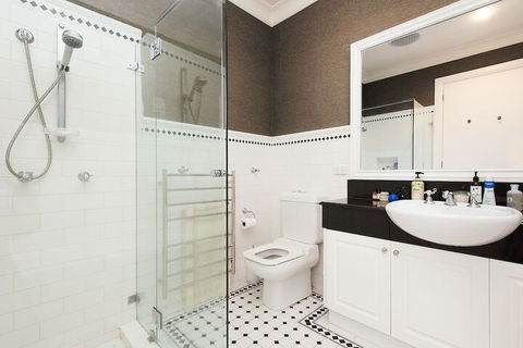 Vaucluse Manor H327 - Your Accommodation 6