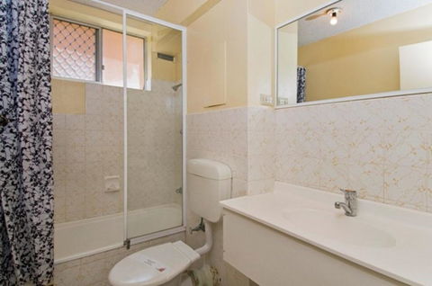Ocean Court 1 13 Lord Street - Your Accommodation 4