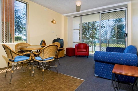 Ocean Court 1 13 Lord Street - Your Accommodation 3