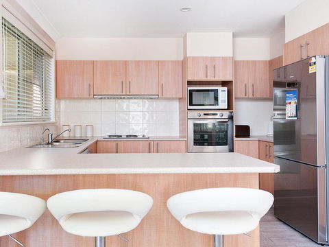 Townhouse On Tomaree 6 / 26 - Your Accommodation 5