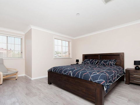 Townhouse On Tomaree 6 / 26 - Your Accommodation 1