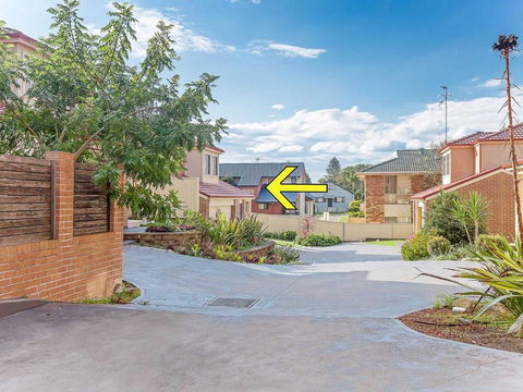 Tomaree Townhouse 5 / 26 28 Tomaree Street Large Air Conditioned Townhouse & WIFI - Your Accommodation 6