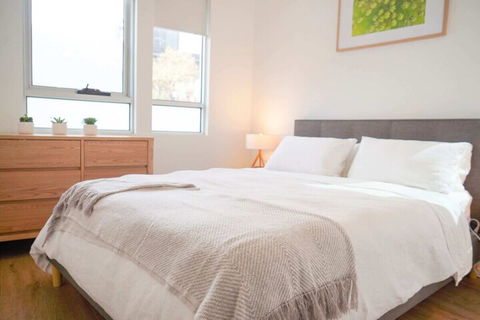 Trendy Modern 2BD Apartment Close To Beach & City - Your Accommodation 2