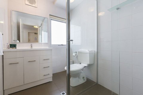 Gold Sands Beach Apartment - Your Accommodation 4