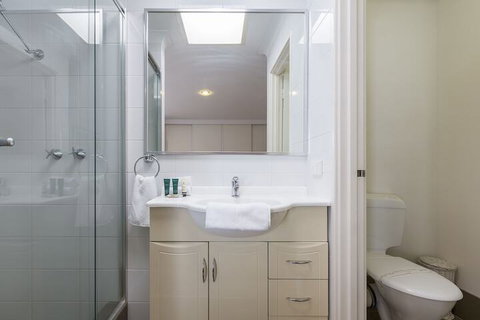 Gold Sands Beach Apartment - Your Accommodation 6