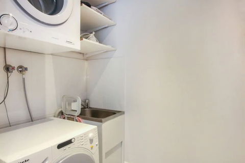 Spacious 2 Bedroom Apartment In Ascot With Large Private Garden - Your Accommodation 6