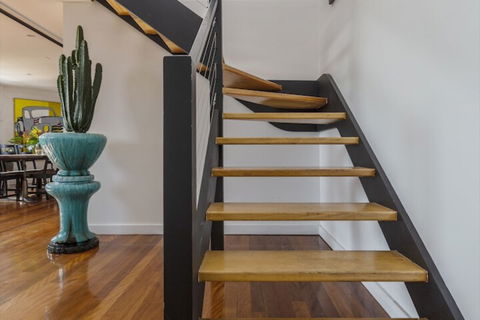 Fabulous Fitzroy Converted Warehouse - Your Accommodation 4
