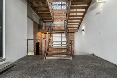 Fabulous Fitzroy Converted Warehouse - Your Accommodation 3