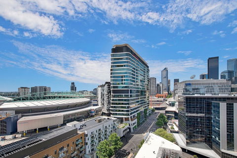 FARINA, 1BDR Docklands Apartment - Your Accommodation 0