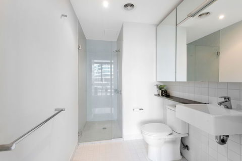 FARINA, 1BDR Docklands Apartment - Your Accommodation 1