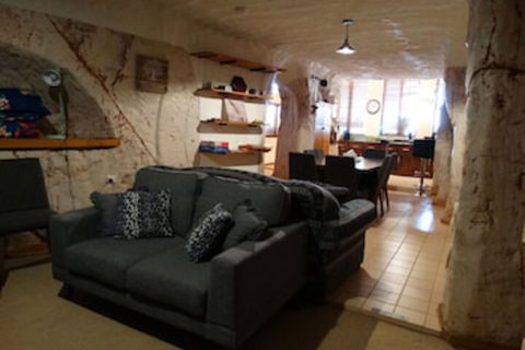 Di's Dugouts - Your Accommodation 0
