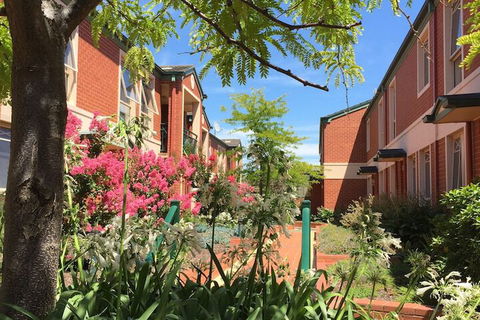 Australian Home Away At Box Hill 2 Bedroom - Your Accommodation 2