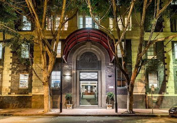 Darling Harbour Modern 1 Bedroom Apartment - Your Accommodation 5