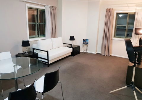 Darling Harbour Modern 1 Bedroom Apartment - Your Accommodation 2