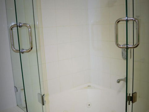 The Oaks Waterfront Resort Unit 502 - Your Accommodation 4