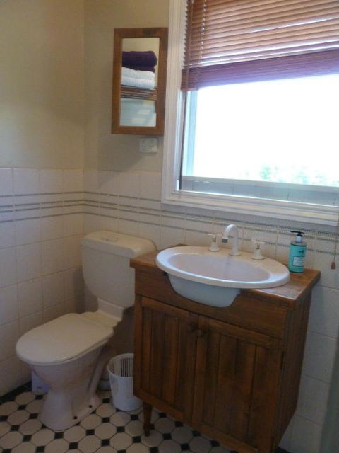 Lilys By The Lake Raymond Island Accommodation - Your Accommodation 6