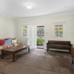 THE TEACHERS COTTAGE - Your Accommodation 0