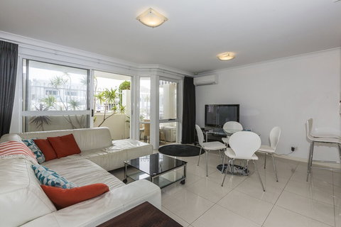 Cottesloe Cove Beach Apartment - Your Accommodation 2