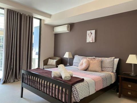 ARENA RESORT STYLE EXEC FREE NETFLIX WIFI WINE - Your Accommodation 6