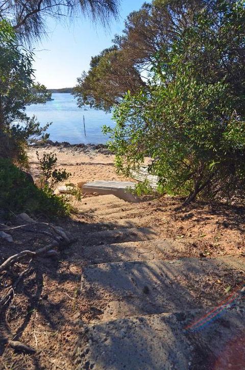 CDC 625 Beach House Incl.rear 2BR Studio - Your Accommodation 5