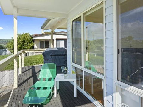 VALLEY VIEWS 10 Valley Heights Drive - Your Accommodation 1