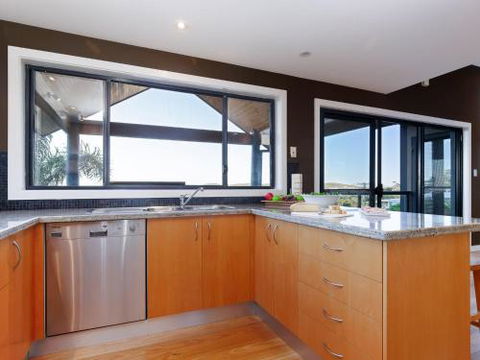 Venabu On Garuwa 20 Garuwa Street Spectacular House With Fabulous Views - Your Accommodation 5