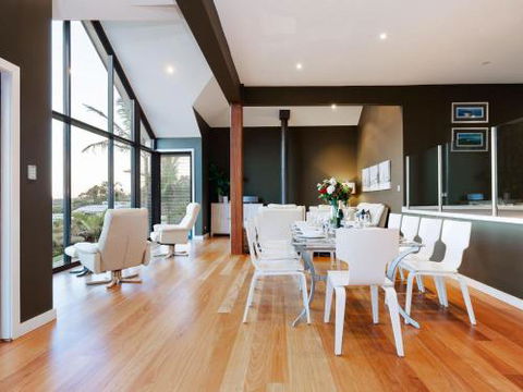 Venabu On Garuwa 20 Garuwa Street Spectacular House With Fabulous Views - Your Accommodation 6