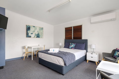 Tin Can Bay's Sleepy Lagoon Motel - Your Accommodation 4