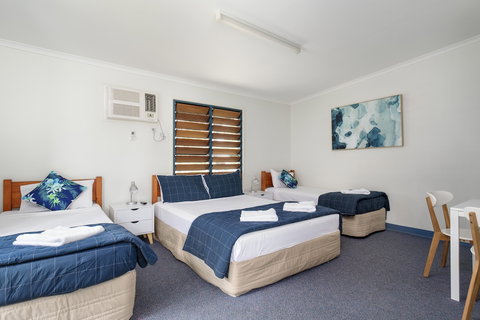 Tin Can Bay's Sleepy Lagoon Motel - Your Accommodation 1