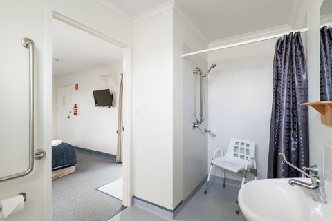 Tin Can Bay's Sleepy Lagoon Motel - Your Accommodation 2