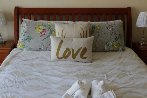 Australian Home Away At Doncaster Elgar - Your Accommodation 3