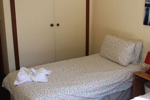 Australian Home Away At Doncaster Elgar - Your Accommodation 6