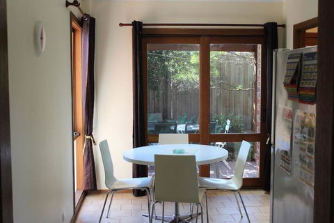 Australian Home Away At Doncaster Elgar - Your Accommodation 4