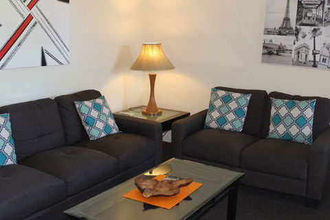 Australian Home Away At Doncaster Elgar - Your Accommodation 5