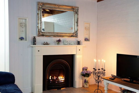 Homewood Cottages - Your Accommodation 7