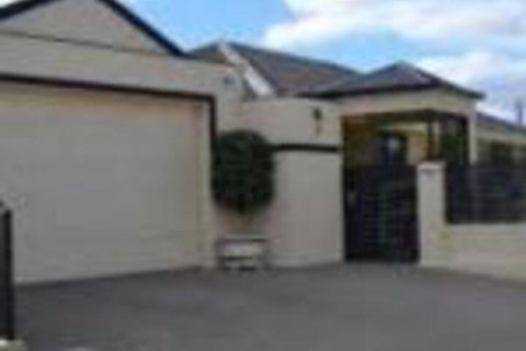 Sunset Retreat - Your Accommodation 0