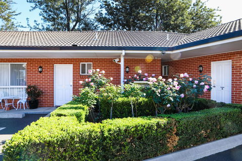 Akuna Motor Inn And Apartments - Your Accommodation 0