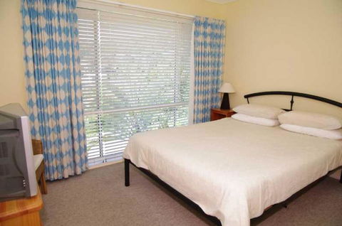 Breakers 1 13 East Street - Your Accommodation 5