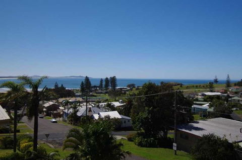 Breakers 1 13 East Street - Your Accommodation 6