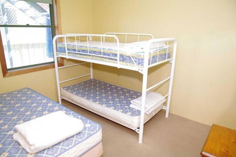 Beachfront 1 25 Willow Street - Your Accommodation 6