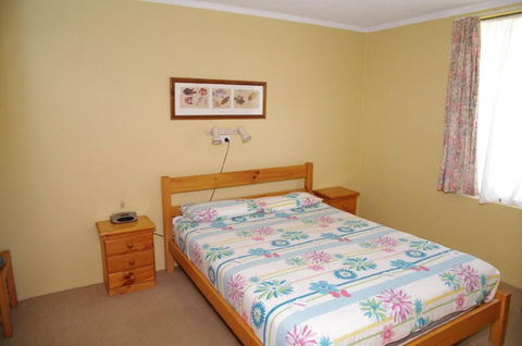 Beachfront 1 25 Willow Street - Your Accommodation 5