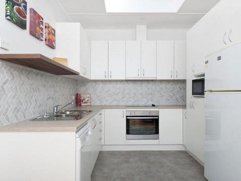 The Croft 11 Boulder Bay Rd Cosy Beach House With Aircon & Only 270m To The Beach - Your Accommodation 1