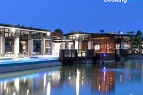 Tranquil Noosa Heads Luxury Home With Private Pool Gym Tennis & Golf - Your Accommodation 1