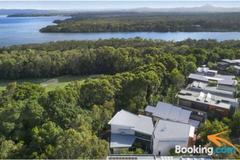 Tranquil Noosa Heads Luxury Home With Private Pool Gym Tennis & Golf - Your Accommodation 4
