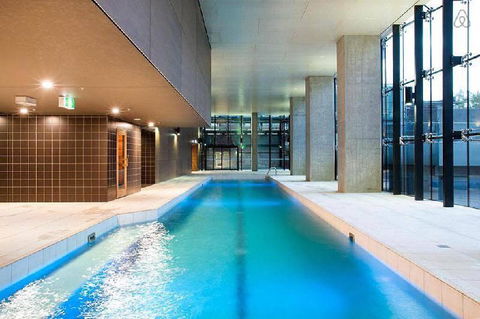 A Stylish 2BR CBD Apt With Beautiful City Views - Your Accommodation 6