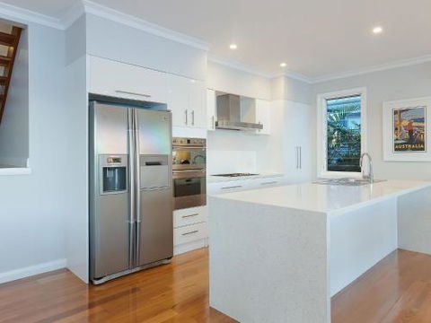 Absolute Waterfront Lakehouse Fishing Point Waterfront Pool Jetty - Your Accommodation 5