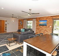 Urangan Harbour Bungalow - Your Accommodation