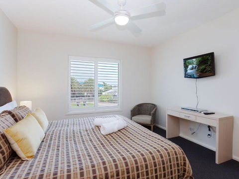 Oaks Pacific Blue 278 265 Sandy Point Road - Your Accommodation 3